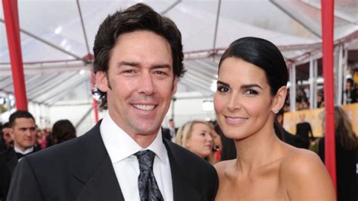Angie Harmon Married