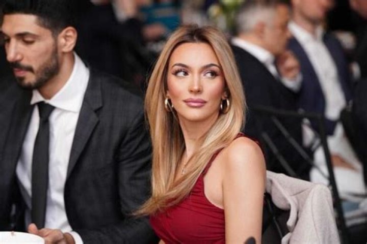 Emily Austin Net Worth: Miss Universe Judge Career, Has She Gone Bankrupt?