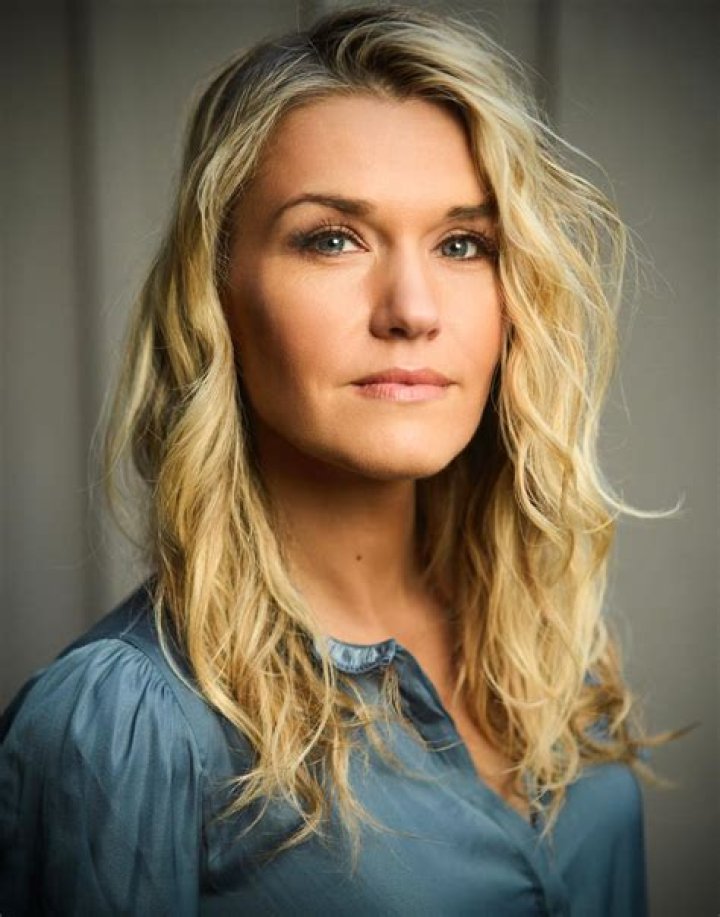 Emily Bustamante Bio (Wiki) - VivaVlog