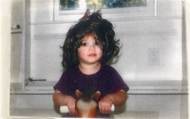 Is Noah Galvin Transgender, Photos As A Child – Partner Parents And Age