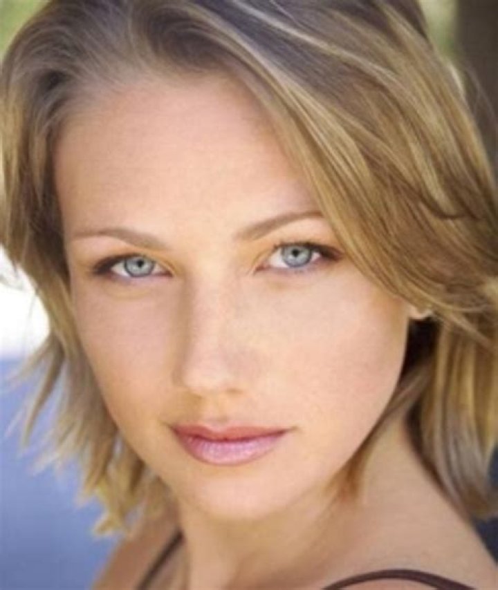 Jacqueline Lovell |