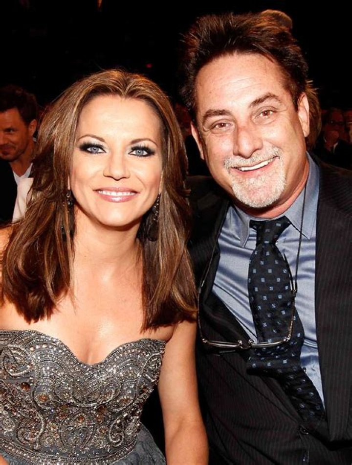 Martina McBride Bio, Age, Husband, Daughters, Family, Net worth, Height