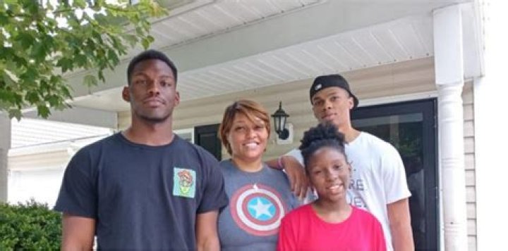 Meet Aaron Gordon Brother Drew Gordon, Parents Wife And Children