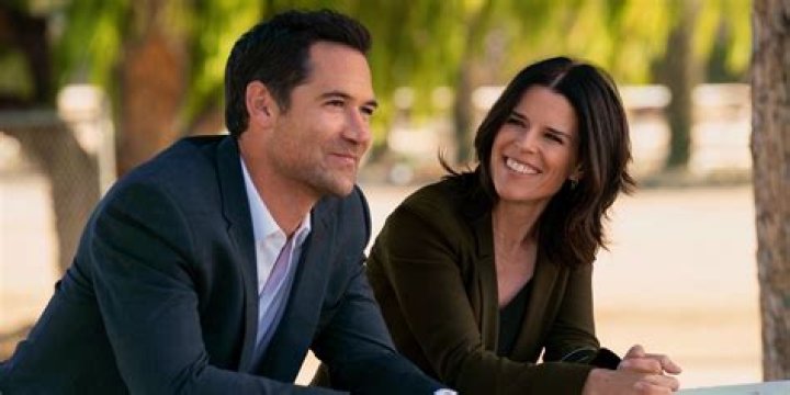 Who Is Mickey Loomiss Wife Melanie Loomis? |